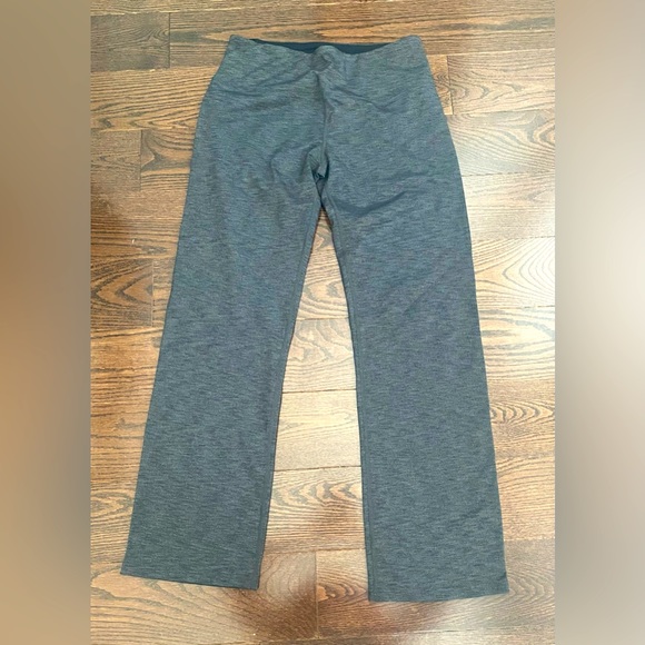 Yoga pants never worn - Picture 1 of 2